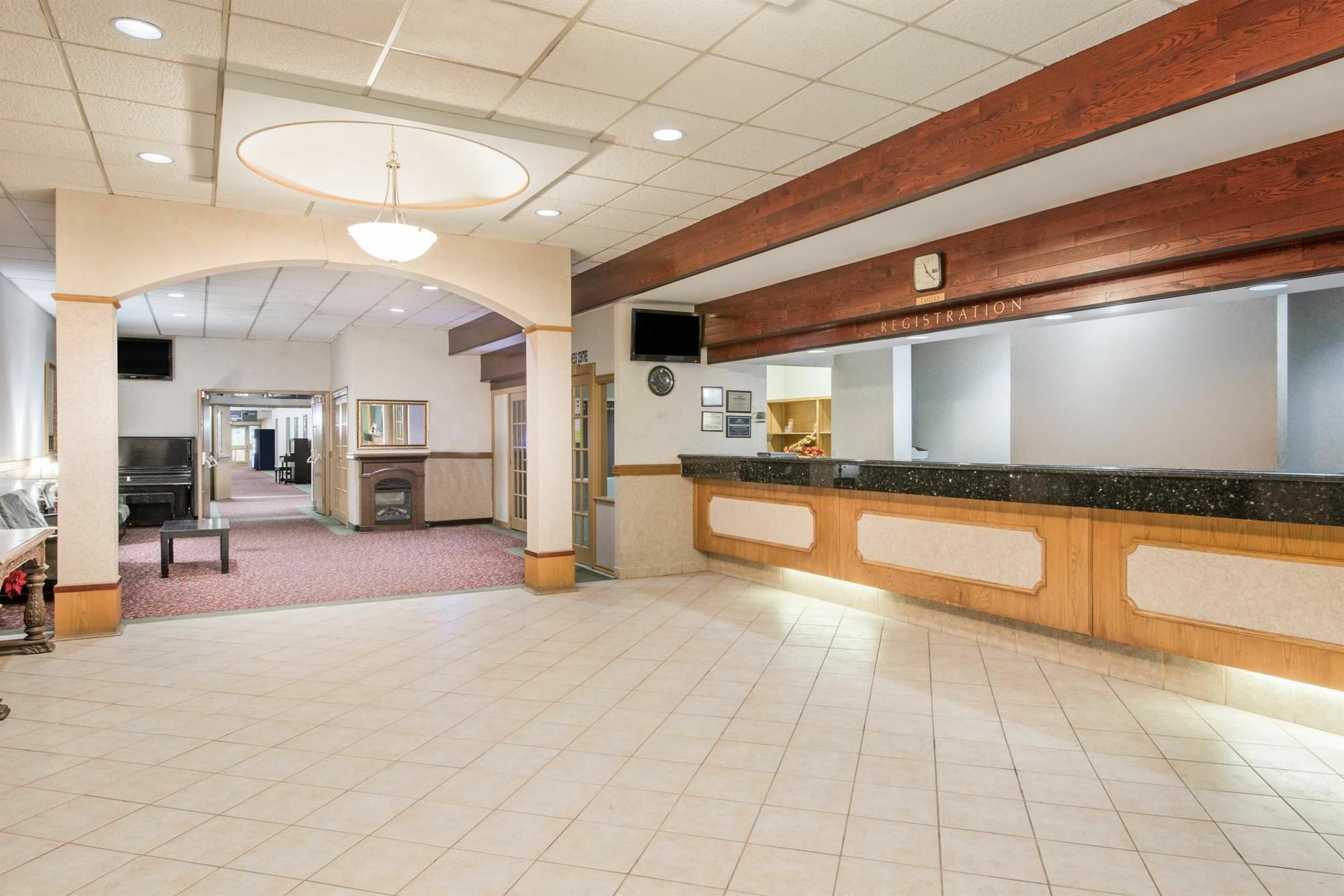 Howard Johnson By Wyndham Kitchener Conestoga Exteriér fotografie